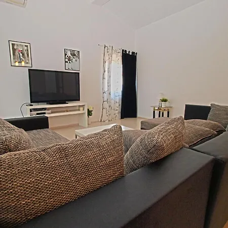 Apartment Fuer 6 Personen Ca 170 Qm In Fazana, Istrien Istrische Riviera *